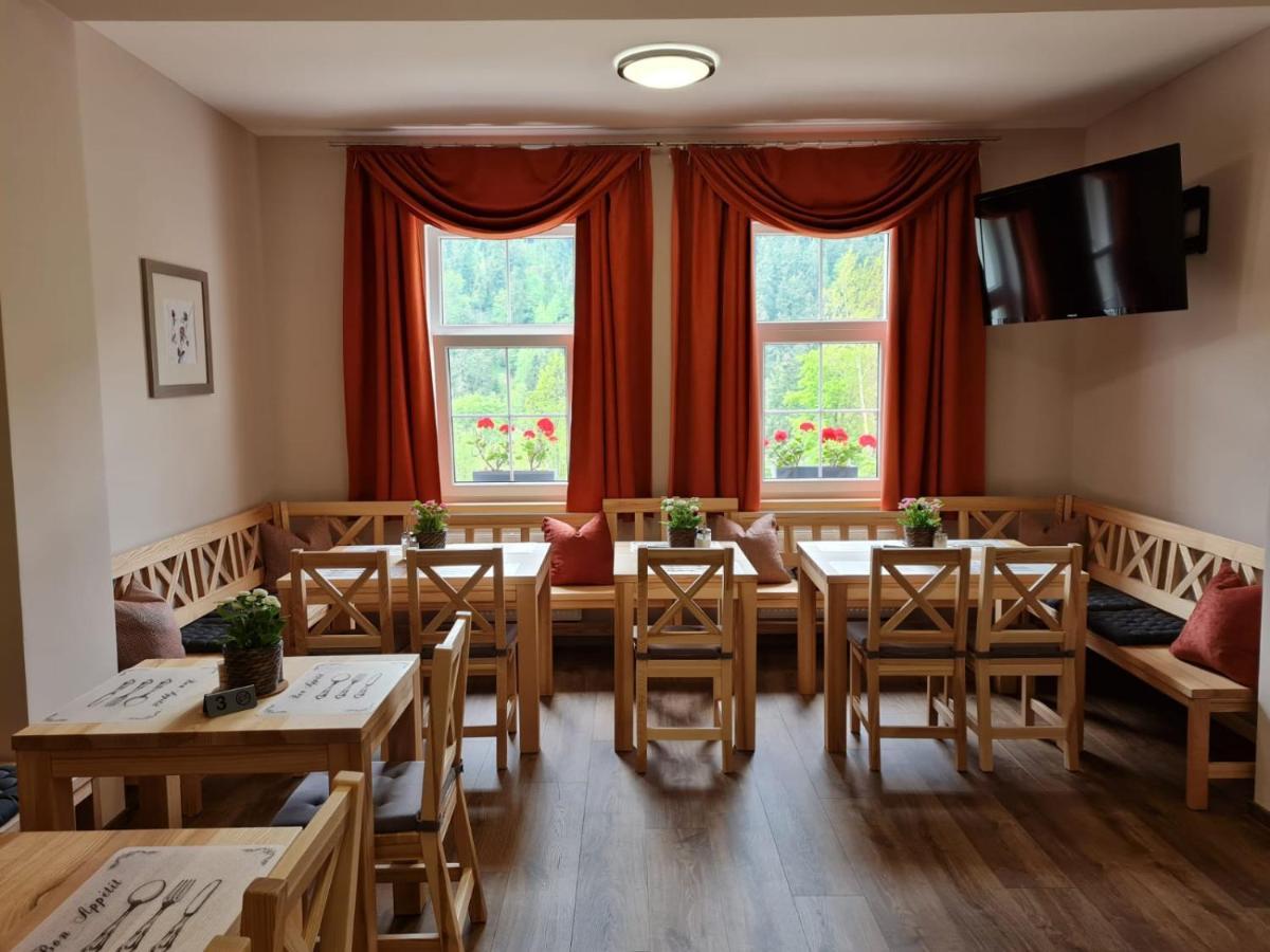 Pension Pstruzi Абертами Экстерьер фото