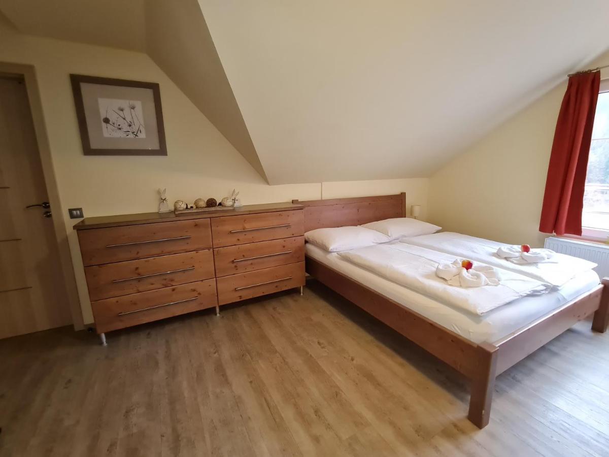 Pension Pstruzi Абертами Экстерьер фото