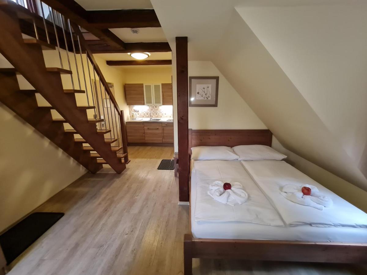 Pension Pstruzi Абертами Экстерьер фото
