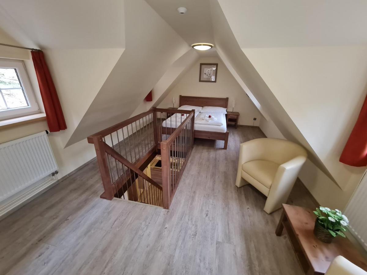 Pension Pstruzi Абертами Экстерьер фото
