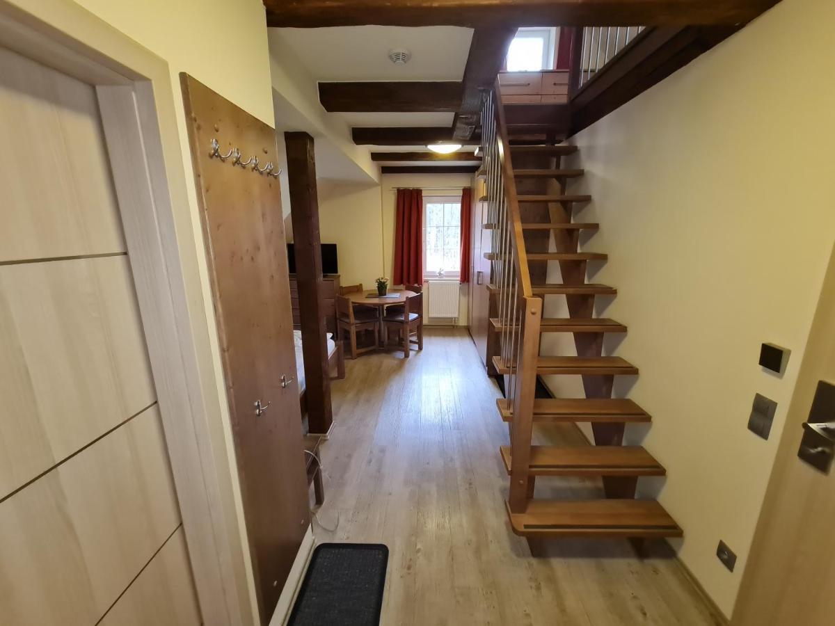 Pension Pstruzi Абертами Экстерьер фото